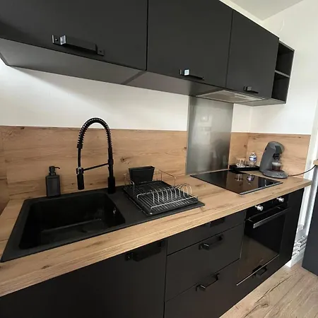 T2 Moderne Hypercentre - Parking Prive Apartment